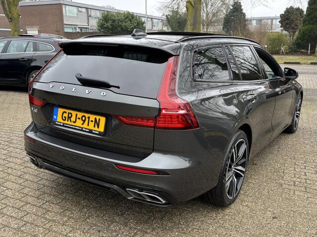 Volvo V60 T8 AWD R-Design HeadUp MASSAGE Pano Keyless Harman Kardon