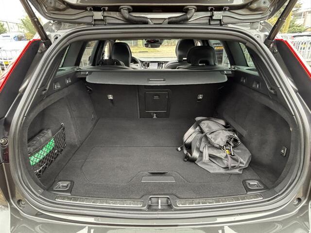 Volvo V60 T8 AWD R-Design HeadUp MASSAGE Pano Keyless Harman Kardon