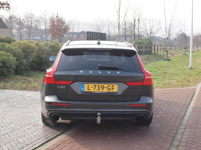 Volvo V60 2.0 B3 Momentum Advantage | Camera | Trekhaak | Apple Carplay | Cruise Control |