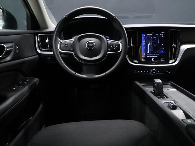 Volvo V60 2.0 B3 Sport [APPLE CARPLAY, ANDROID AUTO, VIRTUAL COCKPIT, LANE ASSIST, DODE HOEK DETECTIE, NIEUWSTAAT]