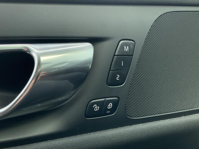 Volvo V60 2.0 B3 Inscription Elek.Trekhaak Stoel/Stuurverw Leer Memory Adap.Cruise NL-Auto!