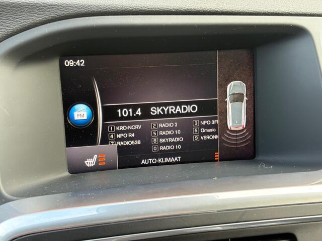 Volvo V60 2.0 T4 R-DESIGN LEER/NAVI/CRUISE/TREKHAAK/NL-AUTO