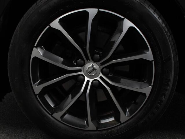 Volvo V60 2.0 B4 Momentum | Climate control | Cruise control adaptieve | Parkeersensoren | Achteruitrijd camera | LED | Verwarmde voorstoelen | Lane assist | Apple Carplay/ Android Auto