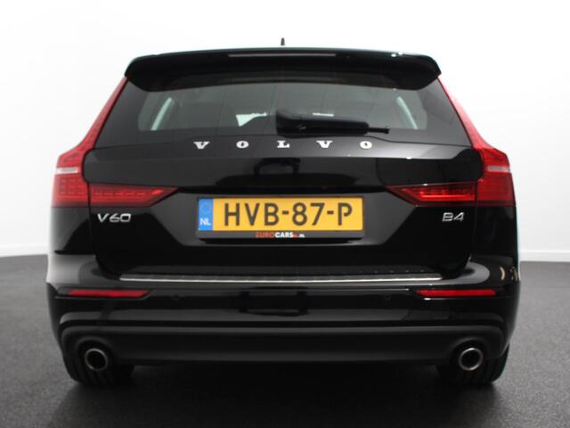 Volvo V60 2.0 B4 Momentum | Climate control | Cruise control adaptieve | Parkeersensoren | Achteruitrijd camera | LED | Verwarmde voorstoelen | Lane assist | Apple Carplay/ Android Auto