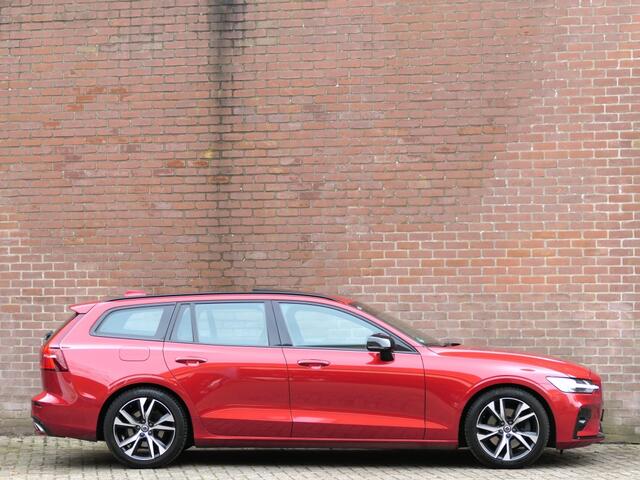 Volvo V60 T4 AUT R-Design 12 MND garantie Pilot assist / Camera / Trekhaak