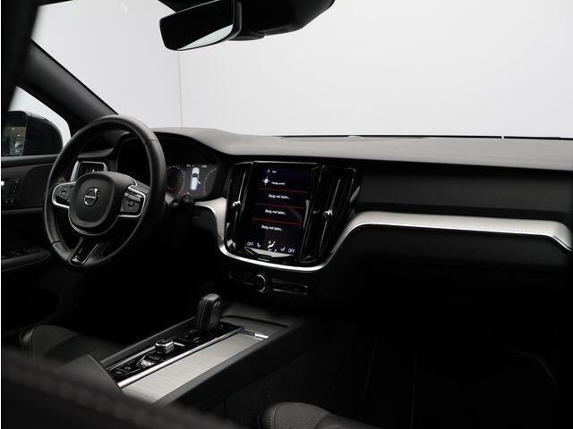 Volvo V60 2.0 B3 R-Design / Trekhaak / Standkachel / Stoel+stuur+achterbankverwarming / Park assist v+a+camera / Intellisafe surround