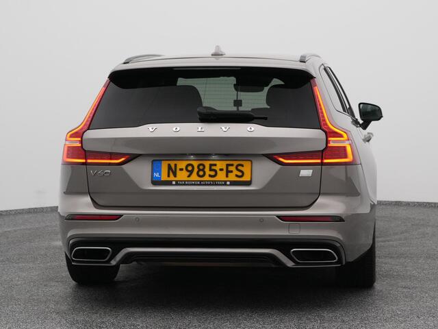 Volvo V60 2.0 T6 Recharge AWD R-Design | CAMERA | ADAPTIVE | STOEL- EN STUURVERW. | TREKHAAK