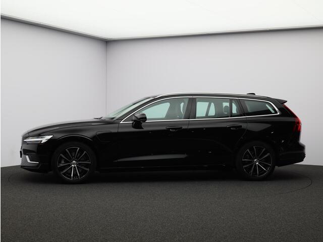 Volvo V60 T6 350PK Plug-in hybrid AWD Essential Edition / Adaptive Cruise / Lederen Bekleding / Stoel+Stuurverwarming / Parkassist Voor+Achter / BLIS / Trekhaak