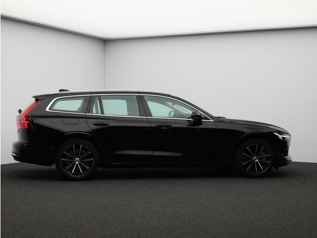 Volvo V60 T6 350PK Plug-in hybrid AWD Essential Edition / Adaptive Cruise / Lederen Bekleding / Stoel+Stuurverwarming / Parkassist Voor+Achter / BLIS / Trekhaak