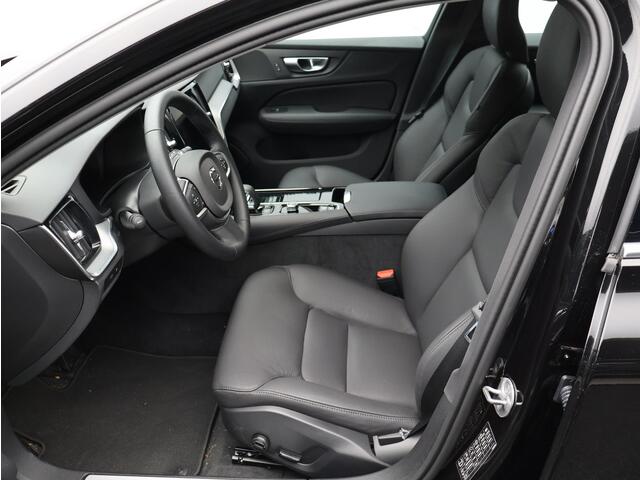 Volvo V60 T6 350PK Plug-in hybrid AWD Essential Edition / Adaptive Cruise / Lederen Bekleding / Stoel+Stuurverwarming / Parkassist Voor+Achter / BLIS / Trekhaak