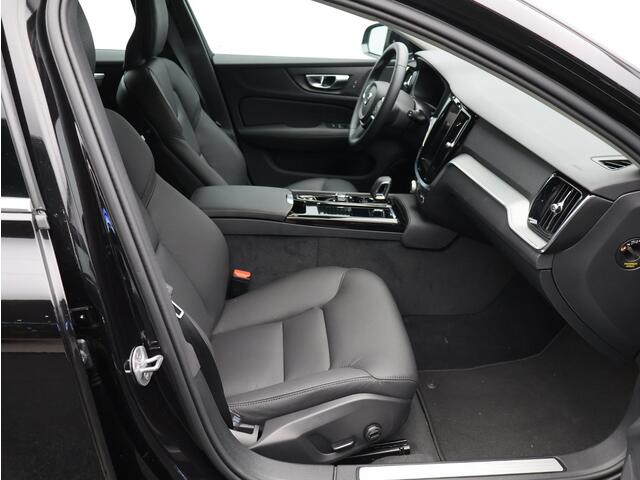 Volvo V60 T6 350PK Plug-in hybrid AWD Essential Edition / Adaptive Cruise / Lederen Bekleding / Stoel+Stuurverwarming / Parkassist Voor+Achter / BLIS / Trekhaak