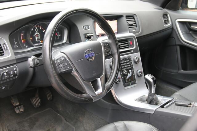 Volvo V60 2.0 T3 Mom.Pro /LEER/Trekhaak