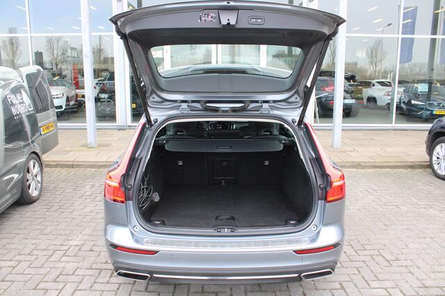 Volvo V60 T6 Recharge AWD R-Design | Harmon Kardon Audio | Achteruitrij cam. | Trekhaak | Stoel/stuur verw. |