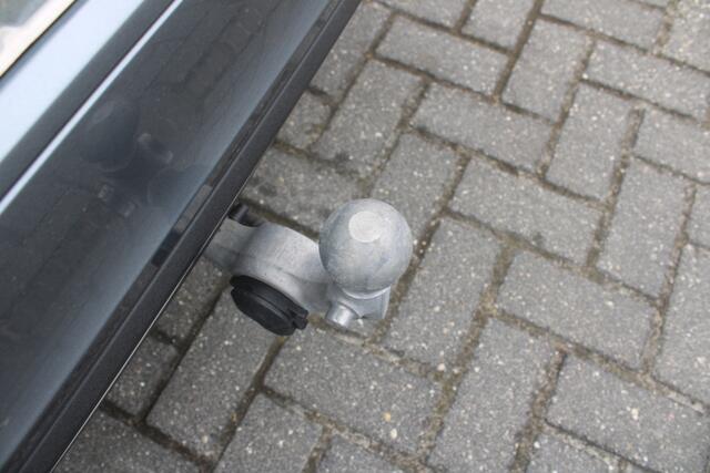 Volvo V60 T6 Recharge AWD R-Design | Harmon Kardon Audio | Achteruitrij cam. | Trekhaak | Stoel/stuur verw. |