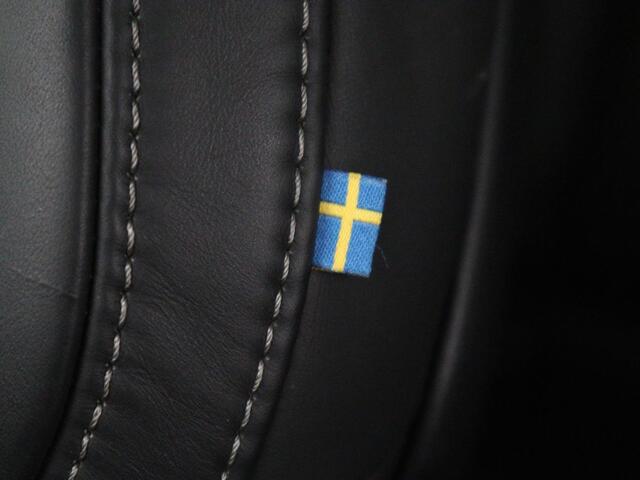 Volvo V60 2.0 T8 Plug-in AWD Ultimate Bright | Panoramadak | Trekhaak | Leder | Stoelventilatie | 360 Camera | Harman/Kardon | Head-Up | Keyless | Carplay | Achterbankverwarming | Adaptive cruise | PHEV