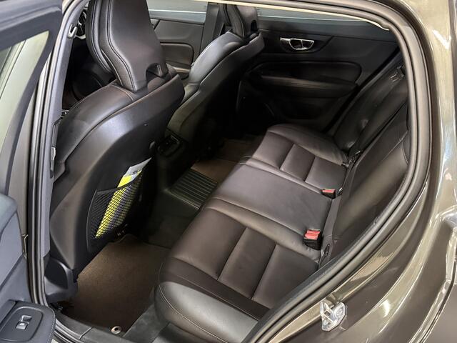 Volvo V60 2.0 T6 Recharge AWD Inscription | Panoramadak | Stoel/Stuurverwarming | Apple carplay | Elek. trekhaak | Sportstoelen | Leder