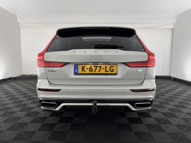 Volvo V60 2.0 T6 Recharge AWD R-Design (Plug-in) (INCL.BTW) Aut. *PANO | HEAD-UP | LEATHER-FABRIC | FULL-LED | MEMORY-PACK | HARMAN/KARDON | DIGI-COCKPIT | HEATED-SPORTSEATS | KEYLESS | DAB+ | NAVI-FULLMAP | PDC | CRUISE | TOWBAR | 19''ALU*