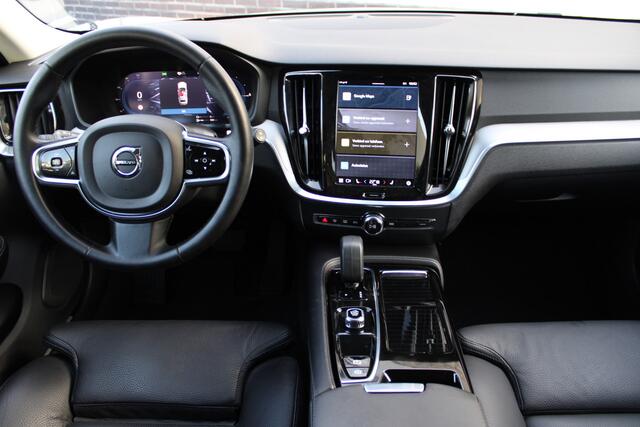 Volvo V60 2.0 T6 Plug-in hybrid AWD Plus Dark | Trekhaak | Adaptieve cruise | Memory | Camera