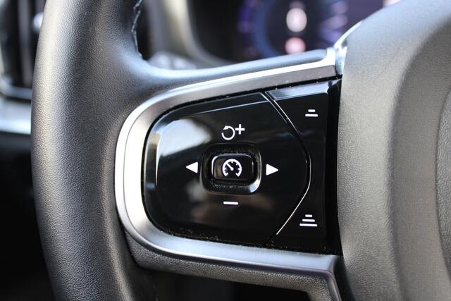 Volvo V60 2.0 T6 Plug-in hybrid AWD Plus Dark | Trekhaak | Adaptieve cruise | Memory | Camera