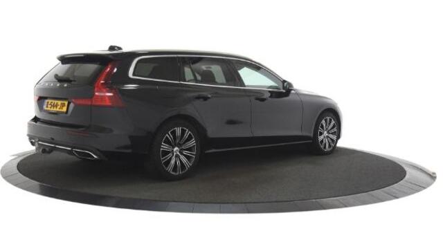 Volvo V60 2.0 B3 Inscription | Achteruitrijcamera | Parkeersensoren | Trekhaak | Lederen Bekleding | BLIS | Cruise Control Adaptief | Lichtmetalen Velgen 18 inch | Keyless Entry | Stoelverwarming