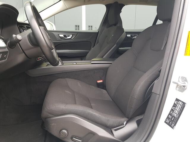 Volvo V60 2.0 B3 Momentum Advantage