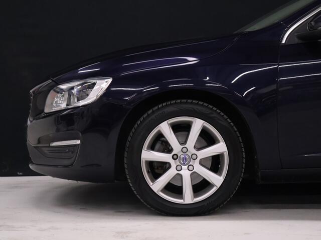 Volvo V60 2.0 T4 Polar+ [SCHUIFKANTELDAK, TREKHAAK, CRUISE CONTROL, BLUETOOTH TELEFOON, HARMAN/KARDON, ACHTERUITRIJCAMERA, PDC V+A, STUURVERWARMING, NIEUWSTAAT]