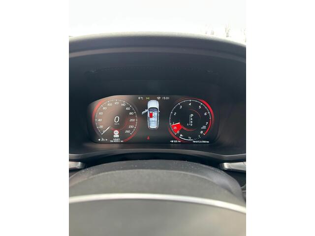 Volvo V60 2.0 T5 Momentum | Sportstoelen | Leer | Trekhaak |