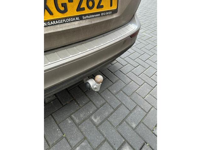 Volvo V60 2.0 T5 Momentum | Sportstoelen | Leer | Trekhaak |