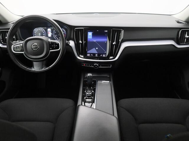 Volvo V60 2.0 B3 Momentum | PANO | CAMERA | ADAPTIVE | STOEL- EN STUURVERW.