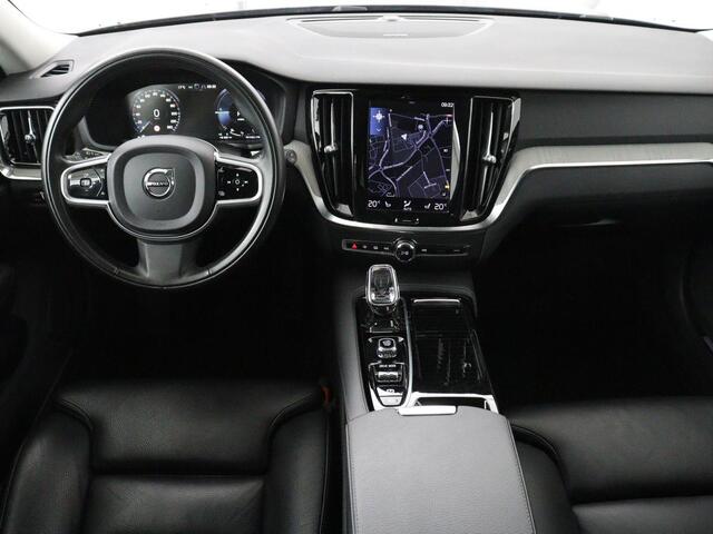 Volvo V60 2.0 T6 Recharge AWD Inscription | Trekhaak | Stoelverwarming | Harman/Kardon | Leder | Camera | Adaptive cruise | Carplay | Keyless | Memory | Navigatie | Full LED | Stuurverwarming | PHEV | Plug in