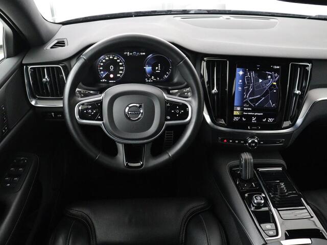 Volvo V60 2.0 T6 Recharge AWD R-Design | Trekhaak | Stoelventilatie | Massage | Memory | Adaptive cruise | Carplay | Camera | Keyless | Navigatie | Full LED | PHEV | Plug In