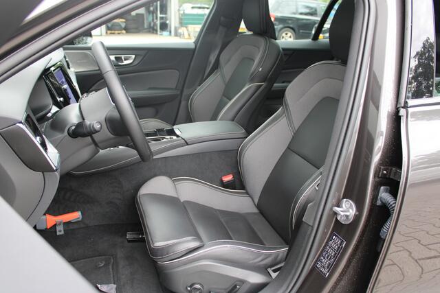 Volvo V60 T6 Plug-in hybrid AWD Plus Dark / 360° Camera / Audio Harman Kardon /