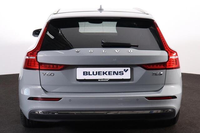 Volvo V60 T6 Recharge AWD Core Bright - IntelliSafe Assist & Surround - 360º Camera - Harman/Kardon audio - Adaptieve LED koplampen - Verwarmde voorstoelen, stuur & achterbank - Parkeersensoren voor & achter - Extra getint glas - 18' LMV