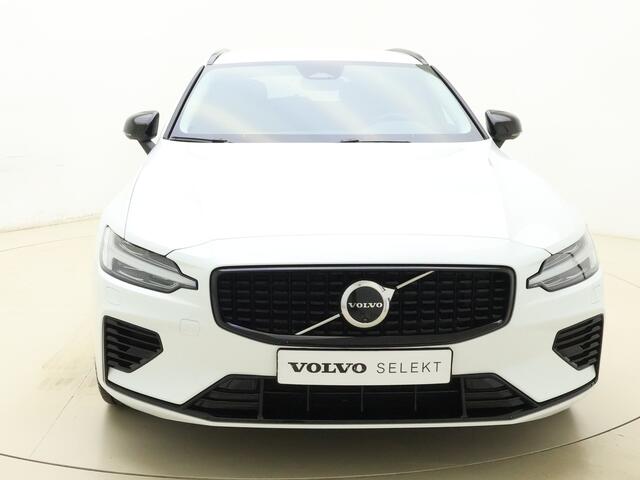 Volvo V60 T6 350pk AWD Plus Dark / 19'' / 360 Camera / Full-LED / Trekhaak / Harman&Kardon Audio / Elektr. Stoelen / ACC / BLIS / Getint glas / Stoel + Stuurw. Verwarming / Achterb. verwarming /