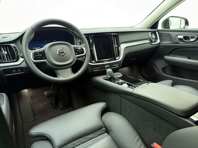 Volvo V60 T6 350pk AWD Plus Dark / 19'' / 360 Camera / Full-LED / Trekhaak / Harman&Kardon Audio / Elektr. Stoelen / ACC / BLIS / Getint glas / Stoel + Stuurw. Verwarming / Achterb. verwarming /