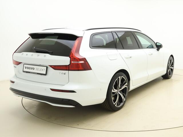 Volvo V60 T6 350pk AWD Plus Dark / 19'' / 360 Camera / Full-LED / Trekhaak / Harman&Kardon Audio / Elektr. Stoelen / ACC / BLIS / Getint glas / Stoel + Stuurw. Verwarming / Achterb. verwarming /