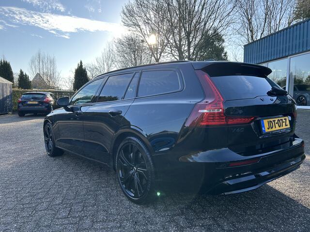 Volvo V60 2.0 T8 Plug-in hybrid AWD Ultra Dark