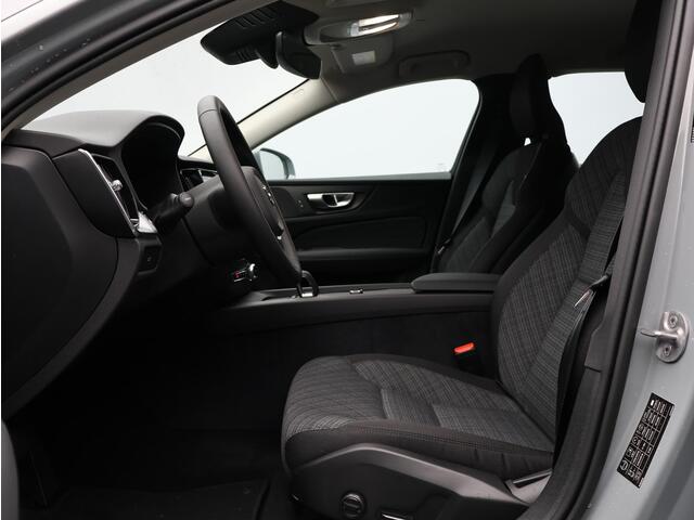 Volvo V60 2.0 B4 Essential Edition / Stoel-, stuurwiel- & achterbankverwarming / Achteruitrijcamera / Pilot Assist / BLIS