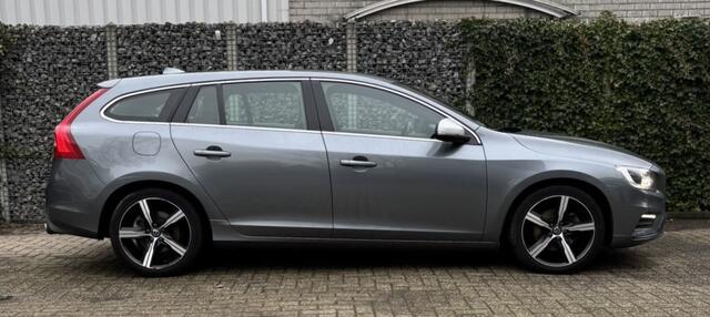 Volvo V60 2.0 T4 Bus. Sport