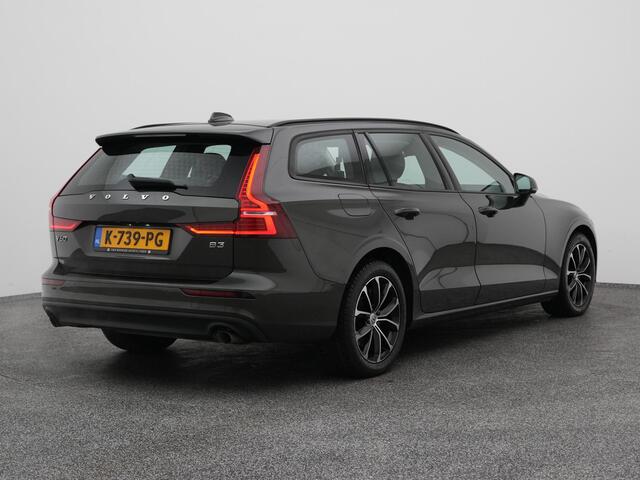 Volvo V60 2.0 B3 Momentum Advantage | CAMERA | LEDER