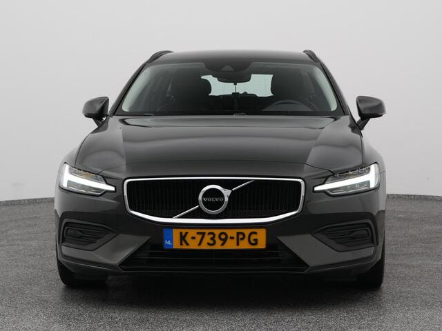 Volvo V60 2.0 B3 Momentum Advantage | CAMERA | LEDER
