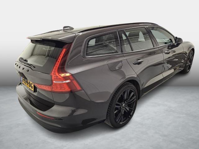 Volvo V60 2.0 B3 Essential Edition | Sport Pack | 19" Black Edition Velgen | Leder | Adaptieve Cruise Control | Stoelverwarming | Park Assist |