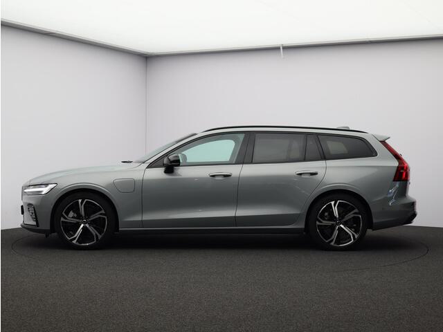 Volvo V60 2.0 T8 Plug-in hybrid AWD Plus Dark / Panoramadak / Head-Up Display / 360 Camera / Sportstoelen / Adaptive Cruise / Stoel+Stuurverwarming /