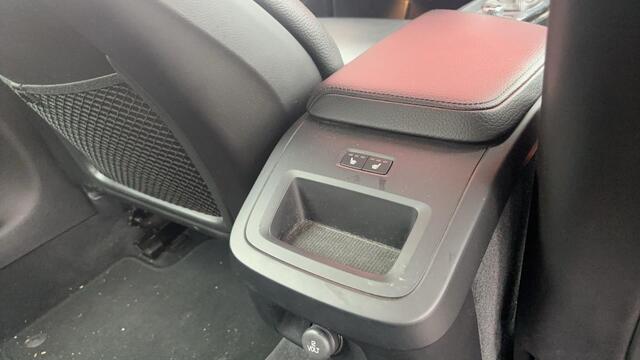 Volvo V60 2.0 D4 Momentum AUTOMAAT / TREKHAAK / FULL LED / STOELVERW / ACHTERBANK VERW / CARPLAY / NAVI / CLIMA / PDC / ACC / NL-AUTO