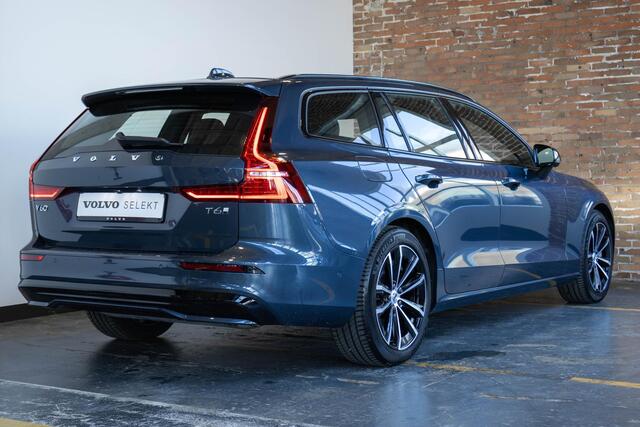 Volvo V60 2.0 T6 Plug-in hybrid AWD Plus Dark | Elektrische wegklapbare trekhaak | Adaptive Cruise Control | 360° Parkeercamera | Stoelverwarming | Stuurwielverwarming | Harman Kardon Premium Audio | Google infotainment | Longe Range