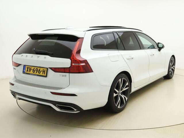 Volvo V60 T5 251PK Automaat R-Design / Head-Up / Stoelventilatie / Harman&Kardon / Elektr. Stoelen / 360 Camera / Trekhaak / Panoramadak / DAB / Adapt. Cruise / BLIS /