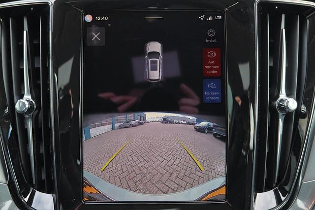 Volvo V60 B4 Essential Edition - Intellisafe Assist/Surround - LED-koplampen - Google Infotainment - Parkeersensoren v/a - Parkeercamera achter - Verwarmbare voorstoelen/achterbank - Verwarmbaar stuurwiel - 18' velgen