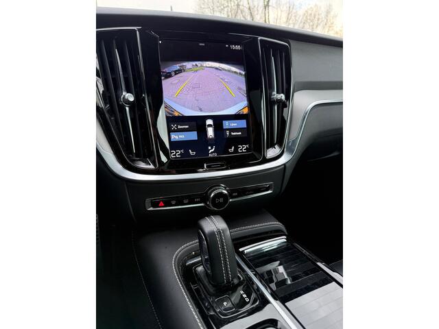 Volvo V60 2.0 T6 Recharge AWD R-Design