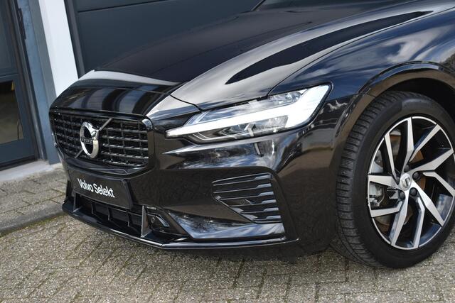 Volvo V60 T6 Recharge AWD R-Design | Panoramisch schuif-/kanteldak | Semi Elektrisch inklapbare Trekhaak | Harman Kardon Premium Sound | Driver Assist Pakket | Elektrisch verstelbare voorstoelen | Nappa Leder met ventilatie | Camera achter | 1e Eigenaar | Dealer On
