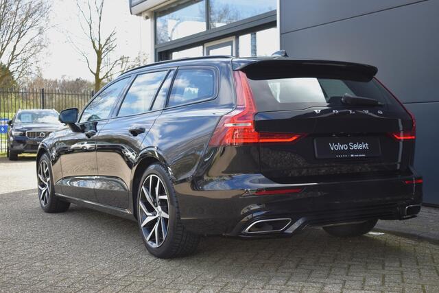 Volvo V60 T6 Recharge AWD R-Design | Panoramisch schuif-/kanteldak | Semi Elektrisch inklapbare Trekhaak | Harman Kardon Premium Sound | Driver Assist Pakket | Elektrisch verstelbare voorstoelen | Nappa Leder met ventilatie | Camera achter | 1e Eigenaar | Dealer On